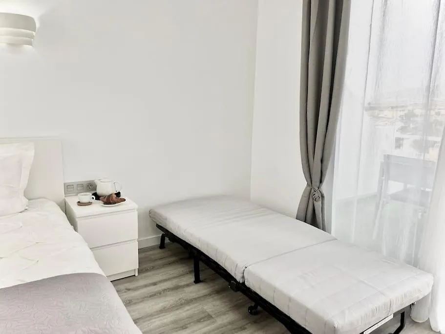 Romantic Ocean View Apartment In Island Village 아데제
